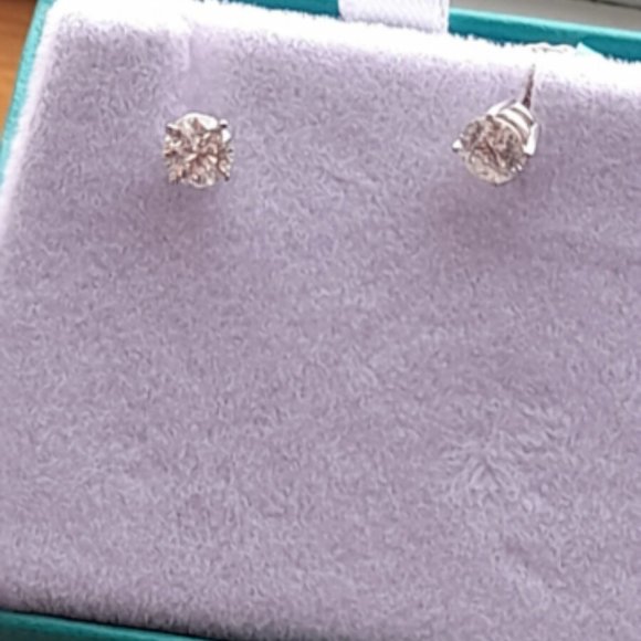 NWT Stunning EFFY .49 ctw Diamond Stud Earrings 14K White Gold - Picture 1 of 4